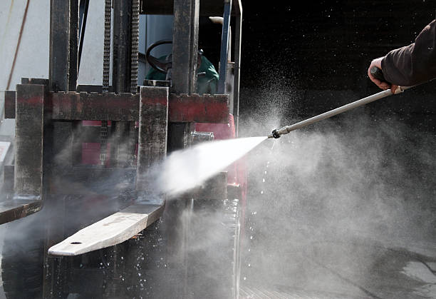 Best Pool Deck Cleaning  in Silverton, OR